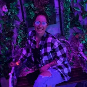 Meet your Posher, Elizabeth